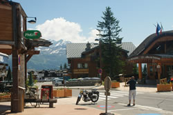 Image of the town of La Rosiere with a snow capped mountain in the background